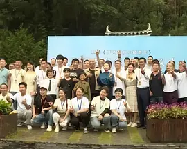 曾在广告中有过碰面的佐藤与绫濑，此次是二人首次在电影中合作，他们将饰演一对青梅竹马的恋人。